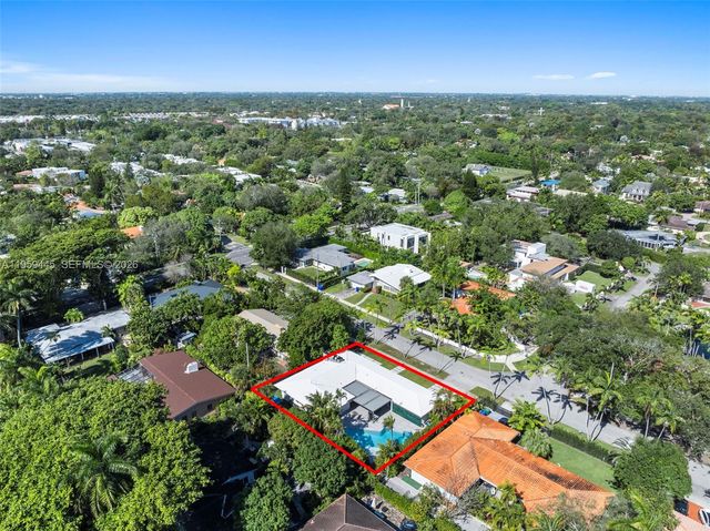 1040 NE 86th St, Miami, FL 33138