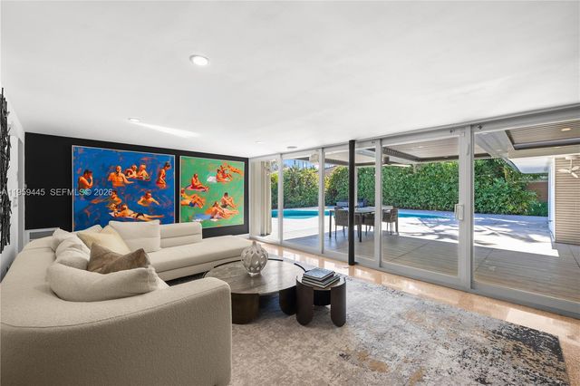 1040 NE 86th St, Miami, FL 33138