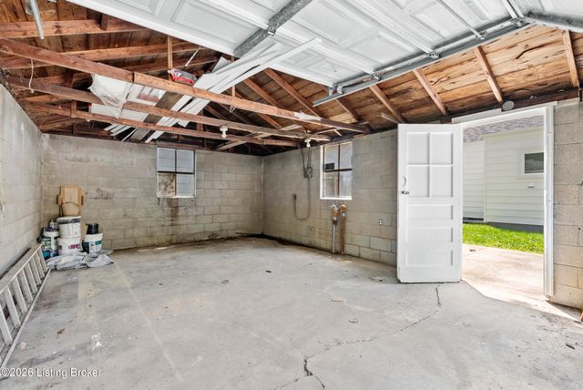 5001 Graston Ave, Louisville, KY 40216