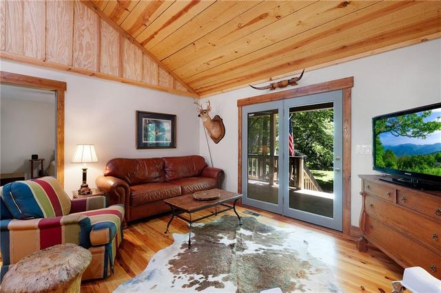 22 Noel Lane, Ellijay, GA 30540
