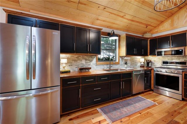 22 Noel Lane, Ellijay, GA 30540