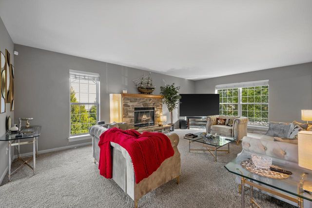 922 River Hill DRIVE, Waukesha, WI 53189