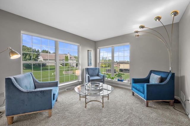 922 River Hill DRIVE, Waukesha, WI 53189