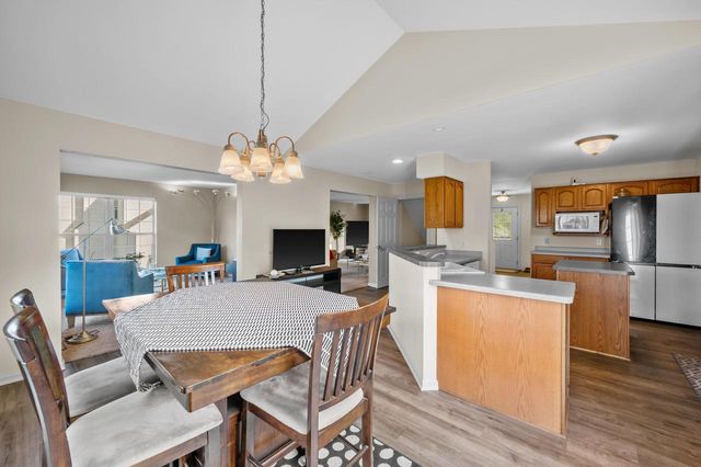 922 River Hill DRIVE, Waukesha, WI 53189