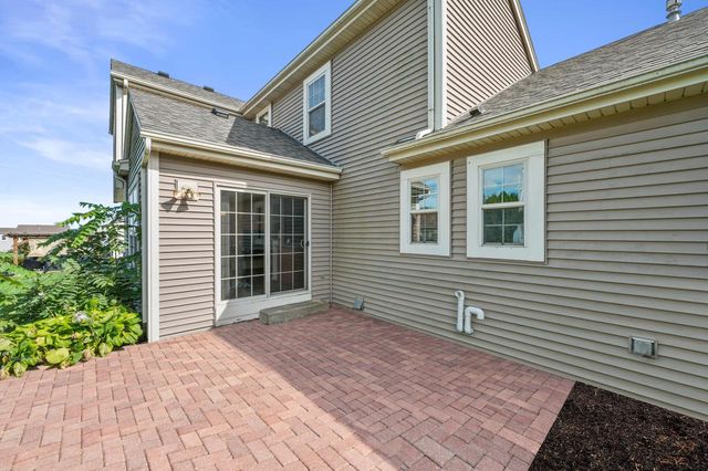 922 River Hill DRIVE, Waukesha, WI 53189