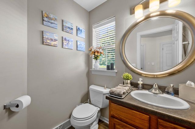 922 River Hill DRIVE, Waukesha, WI 53189