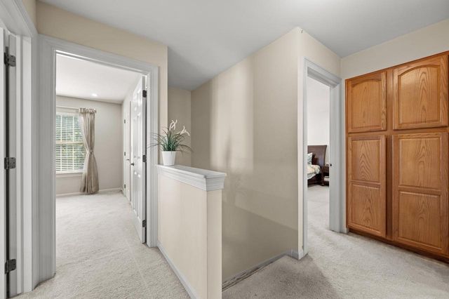 922 River Hill DRIVE, Waukesha, WI 53189