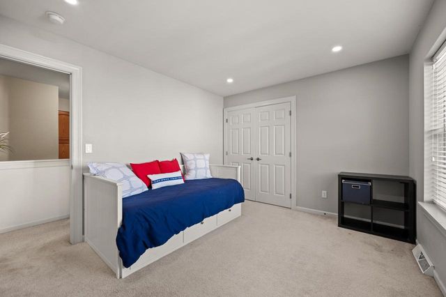 922 River Hill DRIVE, Waukesha, WI 53189
