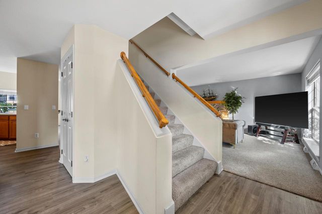 922 River Hill DRIVE, Waukesha, WI 53189