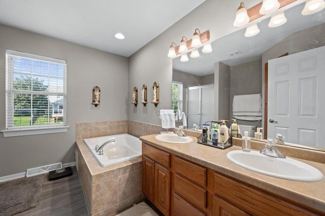 922 River Hill DRIVE, Waukesha, WI 53189