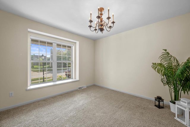 922 River Hill DRIVE, Waukesha, WI 53189