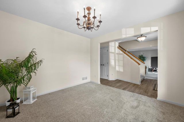922 River Hill DRIVE, Waukesha, WI 53189