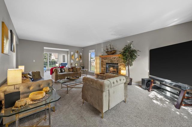 922 River Hill DRIVE, Waukesha, WI 53189