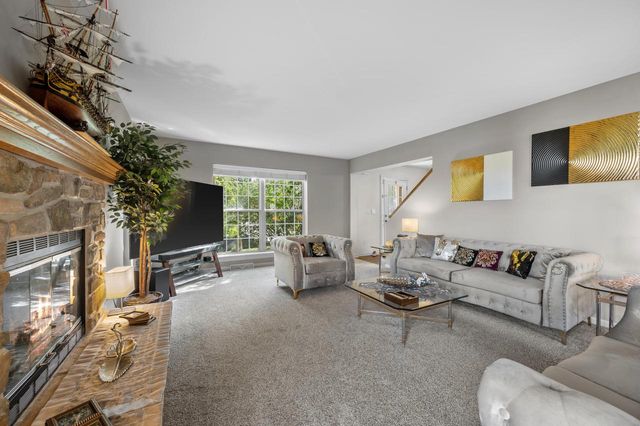 922 River Hill DRIVE, Waukesha, WI 53189