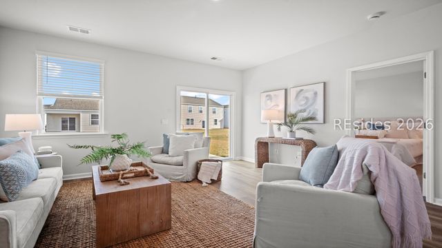 933 Sanctum St, Ridgeland, SC 29936