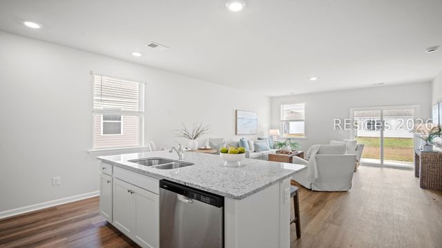 933 Sanctum St, Ridgeland, SC 29936