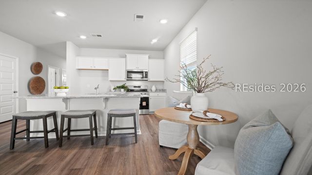 933 Sanctum St, Ridgeland, SC 29936