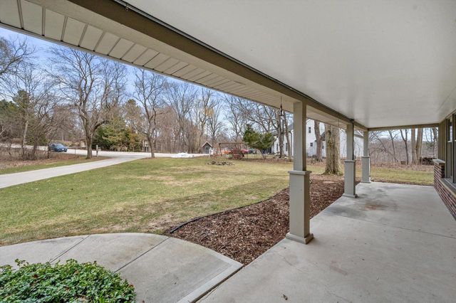 717 Heather COURT, Grafton, WI 53024