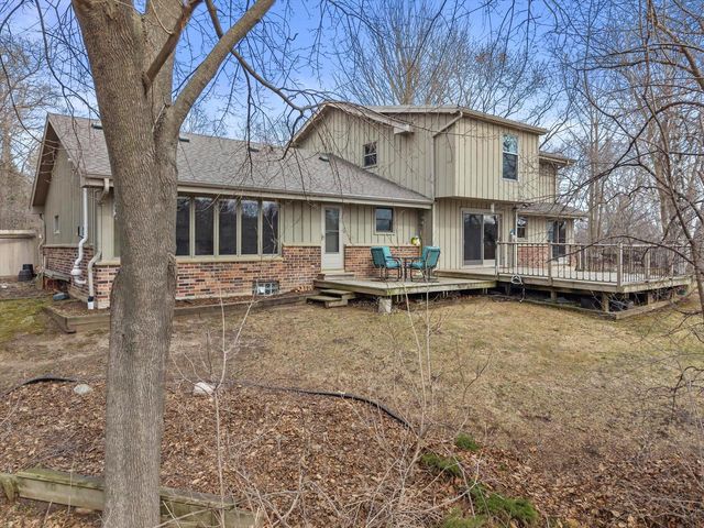 717 Heather COURT, Grafton, WI 53024