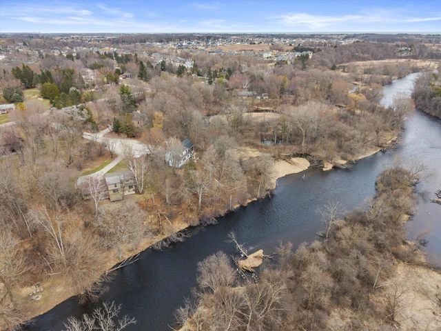 717 Heather COURT, Grafton, WI 53024