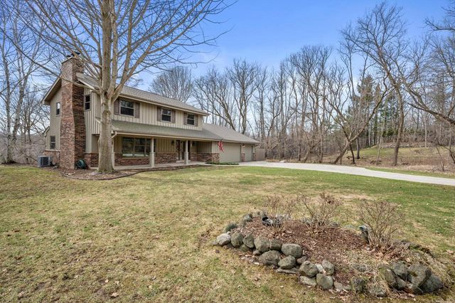 717 Heather COURT, Grafton, WI 53024