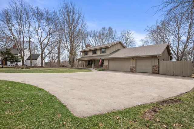 717 Heather COURT, Grafton, WI 53024