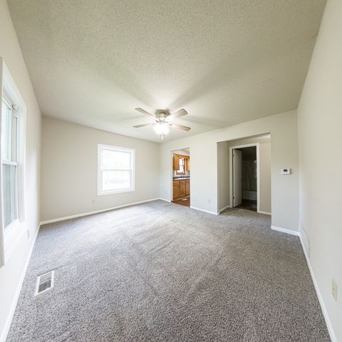 5000 Hickman Road, Des Moines, IA 50310