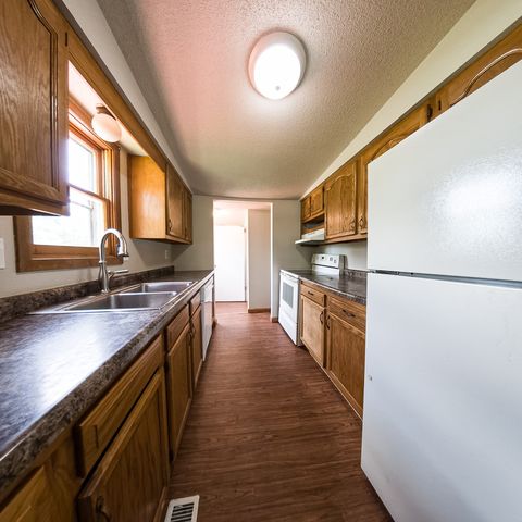 5000 Hickman Road, Des Moines, IA 50310