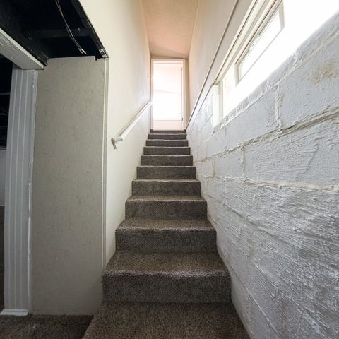 5000 Hickman Road, Des Moines, IA 50310