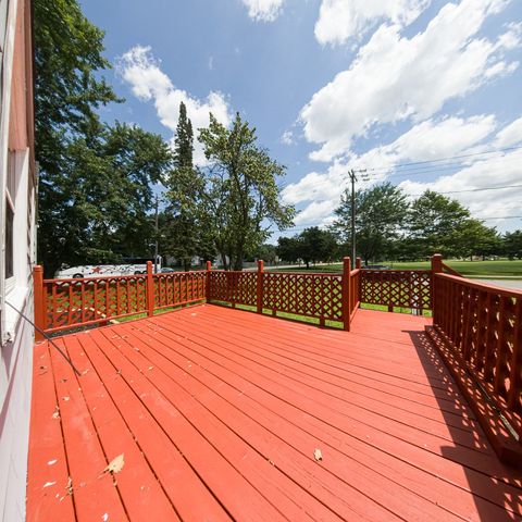 5000 Hickman Road, Des Moines, IA 50310