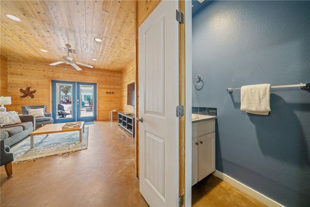 2120 S 11th St 203, Port Aransas, TX 78373