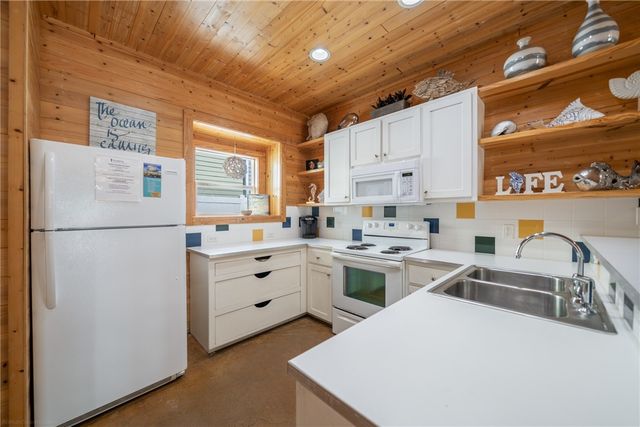 2120 S 11th St 203, Port Aransas, TX 78373
