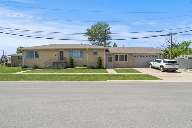 8436 S Moody Avenue, Burbank, IL 60459