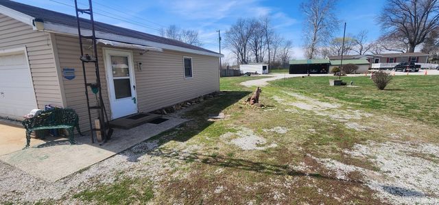 1015 W 4th Street, Bicknell, IN 47512