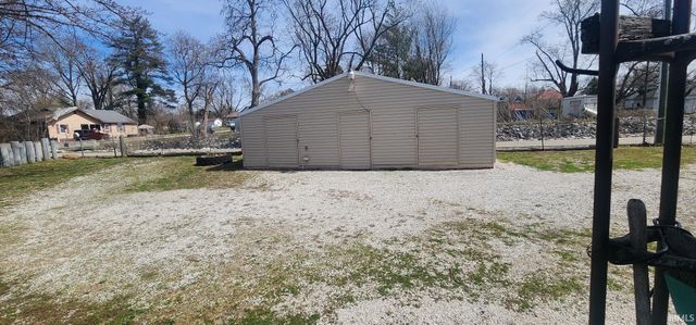 1015 W 4th Street, Bicknell, IN 47512
