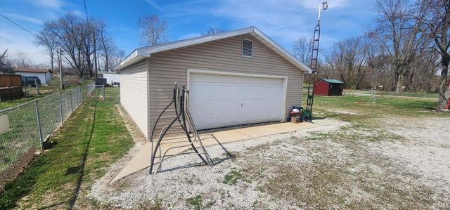 1015 W 4th Street, Bicknell, IN 47512