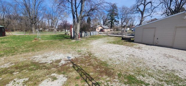 1015 W 4th Street, Bicknell, IN 47512