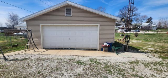 1015 W 4th Street, Bicknell, IN 47512