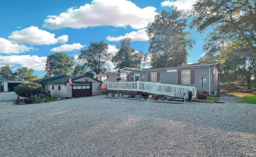 1015 W 4th Street, Bicknell, IN 47512