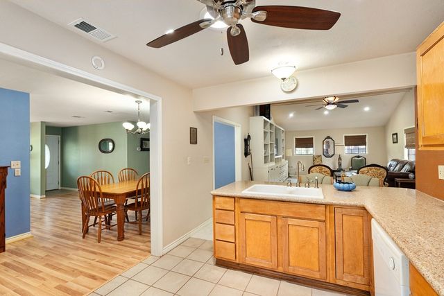 2103 Wildwood Way, Tool, TX 75143