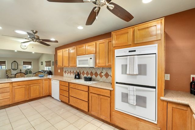 2103 Wildwood Way, Tool, TX 75143