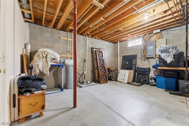 2287 McGinty Road NW, North Canton, OH 44720