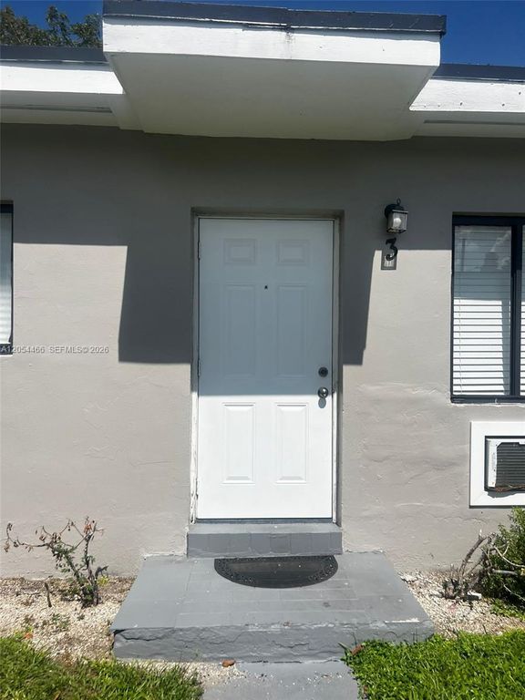 2081 NW 30th St 3, Miami, FL 33142