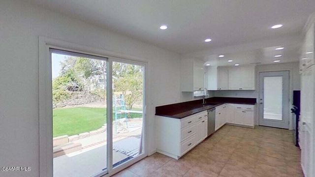 845 La Grange Avenue, Newbury Park, CA 91320