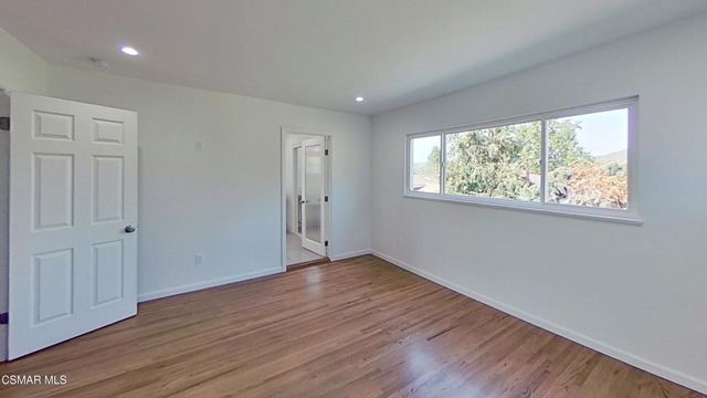 845 La Grange Avenue, Newbury Park, CA 91320