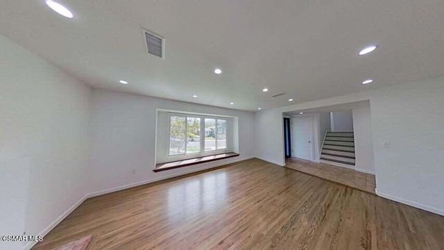 845 La Grange Avenue, Newbury Park, CA 91320