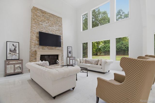2707 Turtle lake Drive, Bloomfield Charter Township, MI 48302