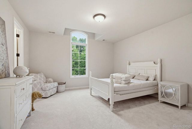 2707 Turtle lake Drive, Bloomfield Charter Township, MI 48302