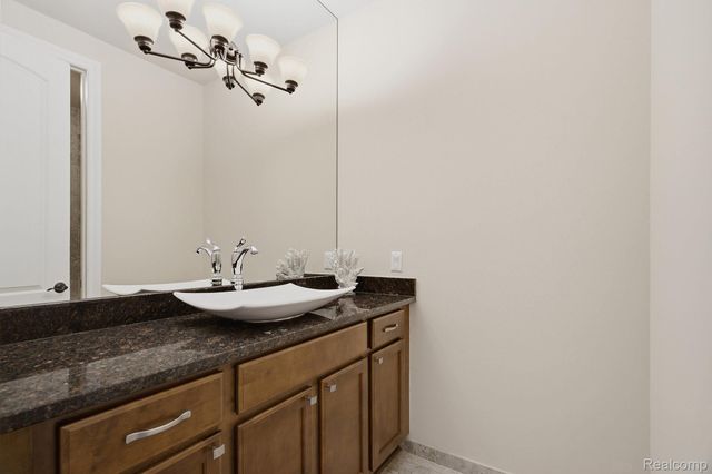 2707 Turtle lake Drive, Bloomfield Charter Township, MI 48302