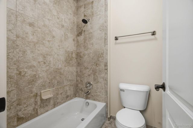 2707 Turtle lake Drive, Bloomfield Charter Township, MI 48302